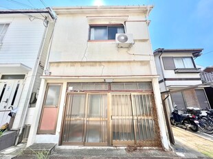 一津屋2丁目貸家の物件外観写真